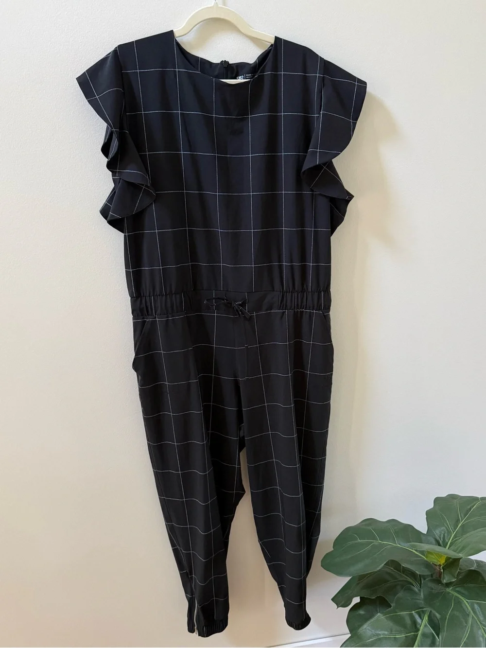 Albion Black Windowpane Ruffle Sleeve Jogger Jumpsuit XL Travel Athletic